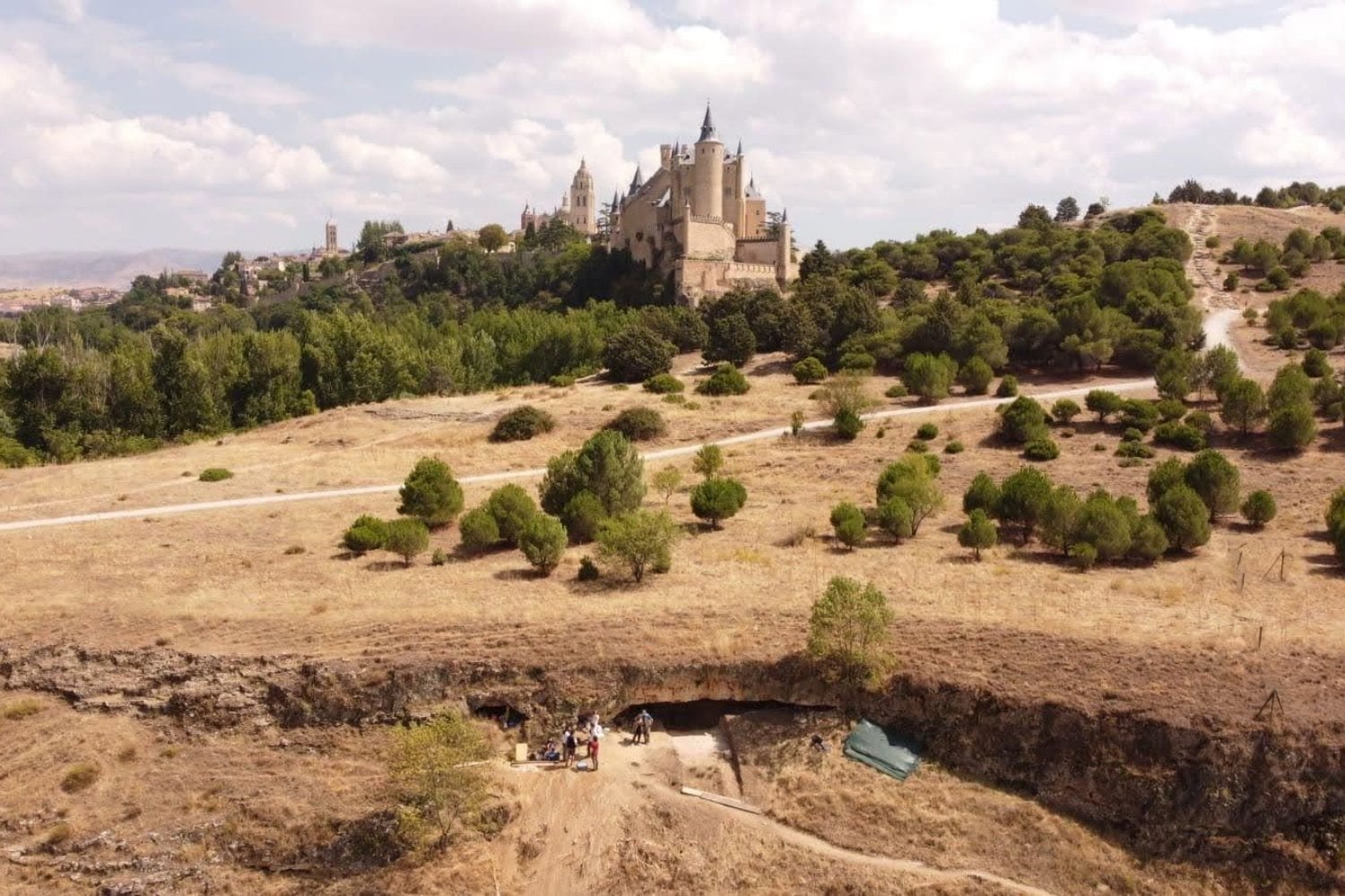 Una riada levantó el Eresma más de 11 metros y sepultó una cueva de Segovia hace 48.000 años. Las herramientas encontradas justo encima permiten poner fecha a algunos de los últimos neandertales del interior peninsular