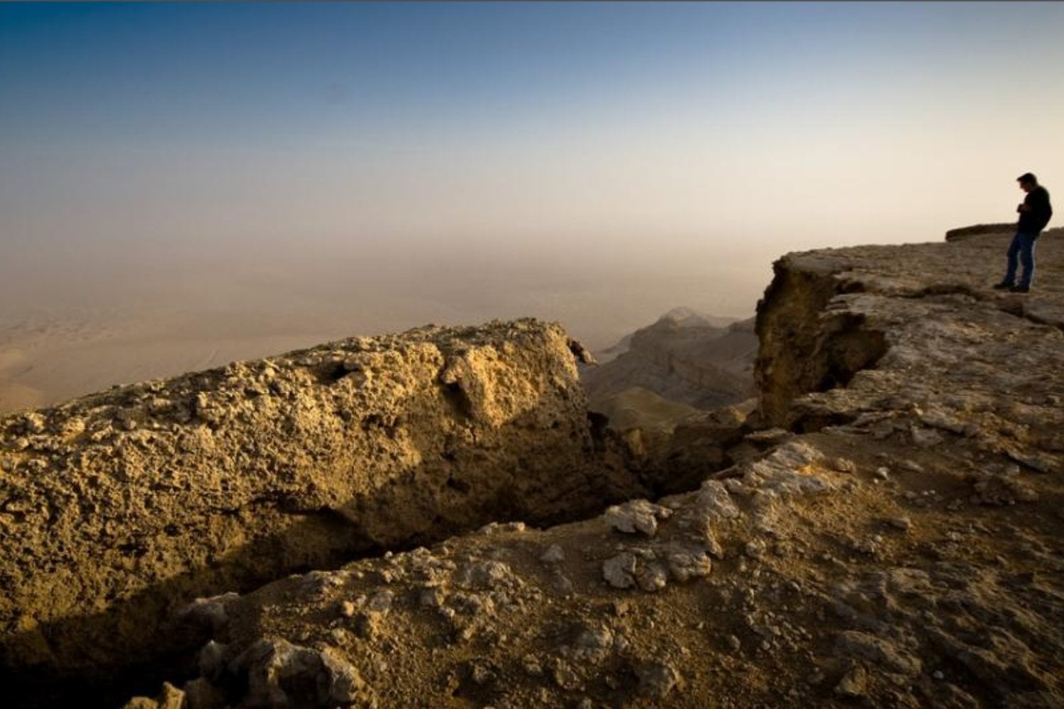 Egipto quiso convertir 19.500 km² del Sáhara en un mar para producir electricidad. Llegó a estudiar explosiones nucleares y en 2026 enterró definitivamente el proyecto