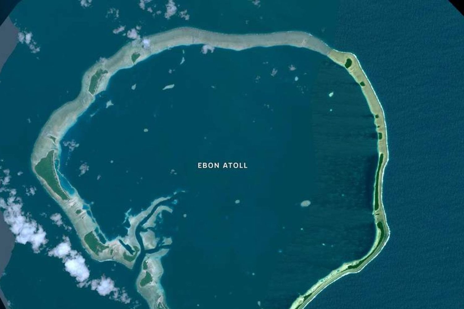 Salió a pescar durante dos días y desapareció 438. Recorrió 10.800 kilómetros a la deriva por el Pacífico, vio morir a su compañero y sobrevivió comiendo animales crudos