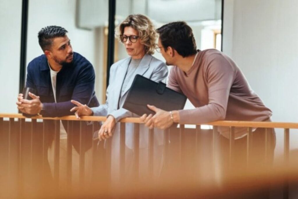 La IA prometía devolvernos horas de vida y semanas laborales más cortas. En las empresas que la están construyendo, algunos empleados aseguran trabajar hasta 90 horas