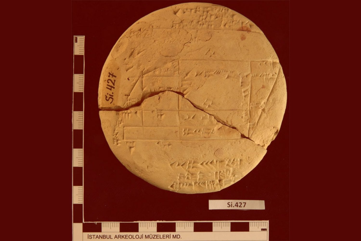 Durante siglos hemos llamado “teorema de Pitágoras” a una de las fórmulas más famosas de las matemáticas. Una tablilla babilónica demuestra que ya la usaban para repartir tierras más de 1.000 años antes de que Pitágoras naciera