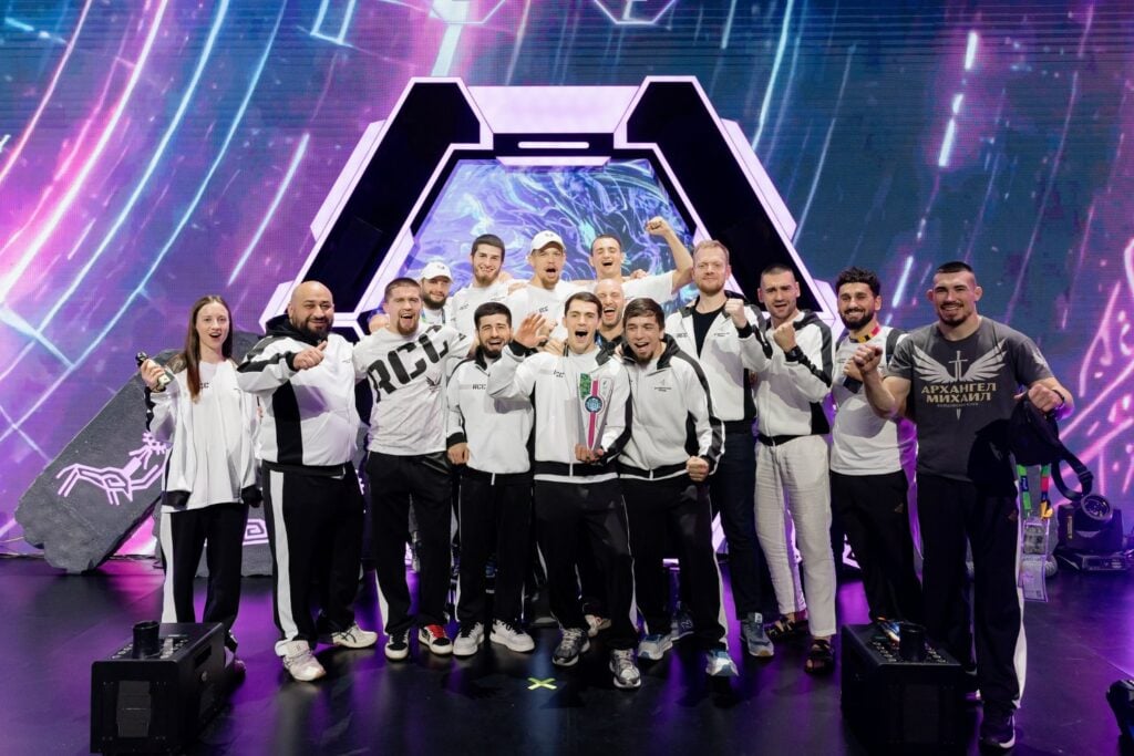 Primero tuvieron que ganar con un mando y después hacerlo dentro del octágono. Archangel Michael hizo pleno de 39 puntos y conquistó el Phygital Fighting de los Games of the Future