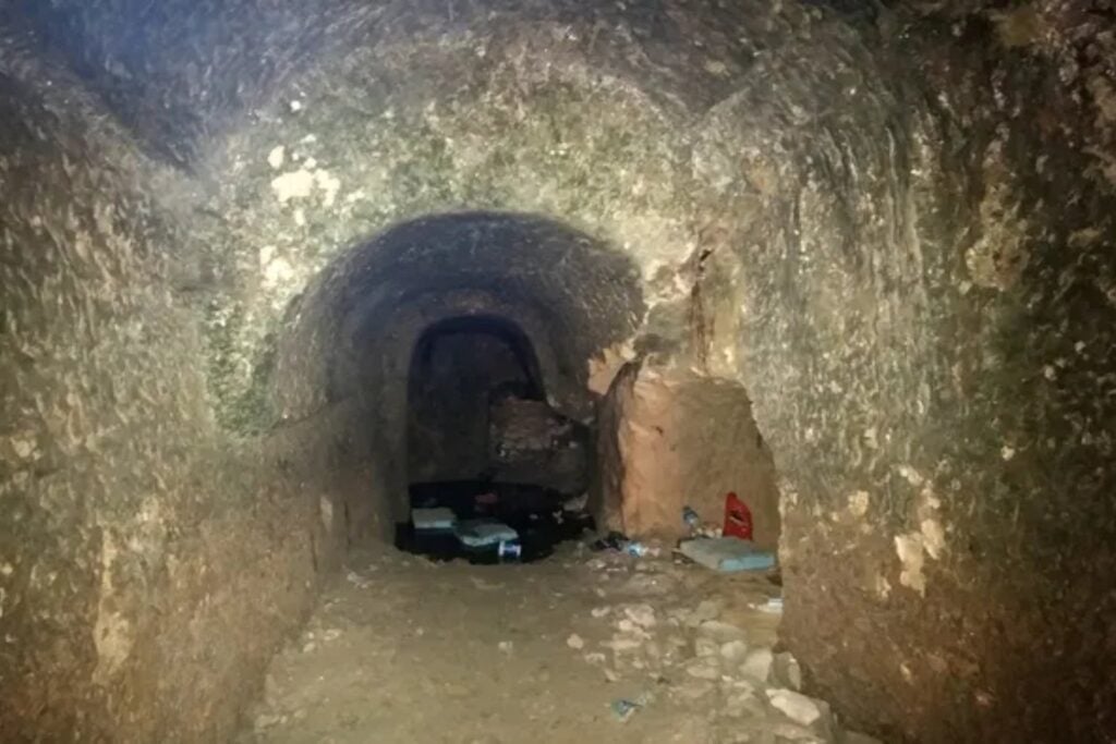 Bajo un túmulo de la Tracia romana apareció un sarcófago de seis toneladas. Lo más extraño no era su tamaño: el muerto había sido enterrado dentro de otro ataúd