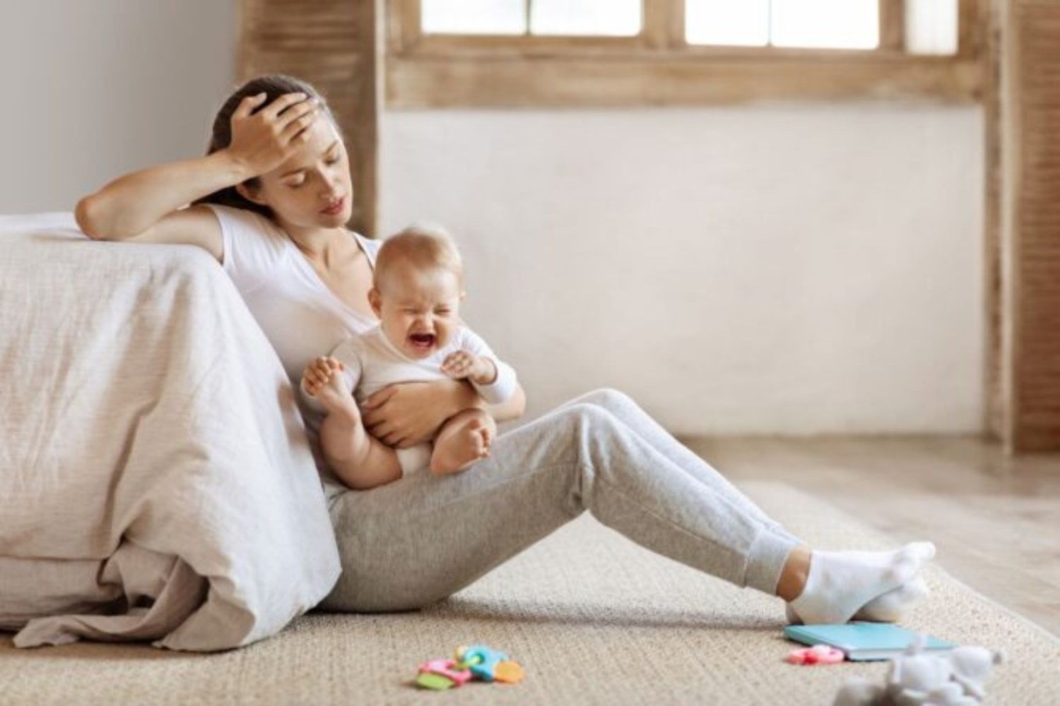 España empieza a romper una década de desplome de la natalidad y suma 1.656 bebés más en seis meses. Pero el dato que mejor retrata el cambio es otro: ya nacen más hijos de madres mayores de 40 que de menores de 25