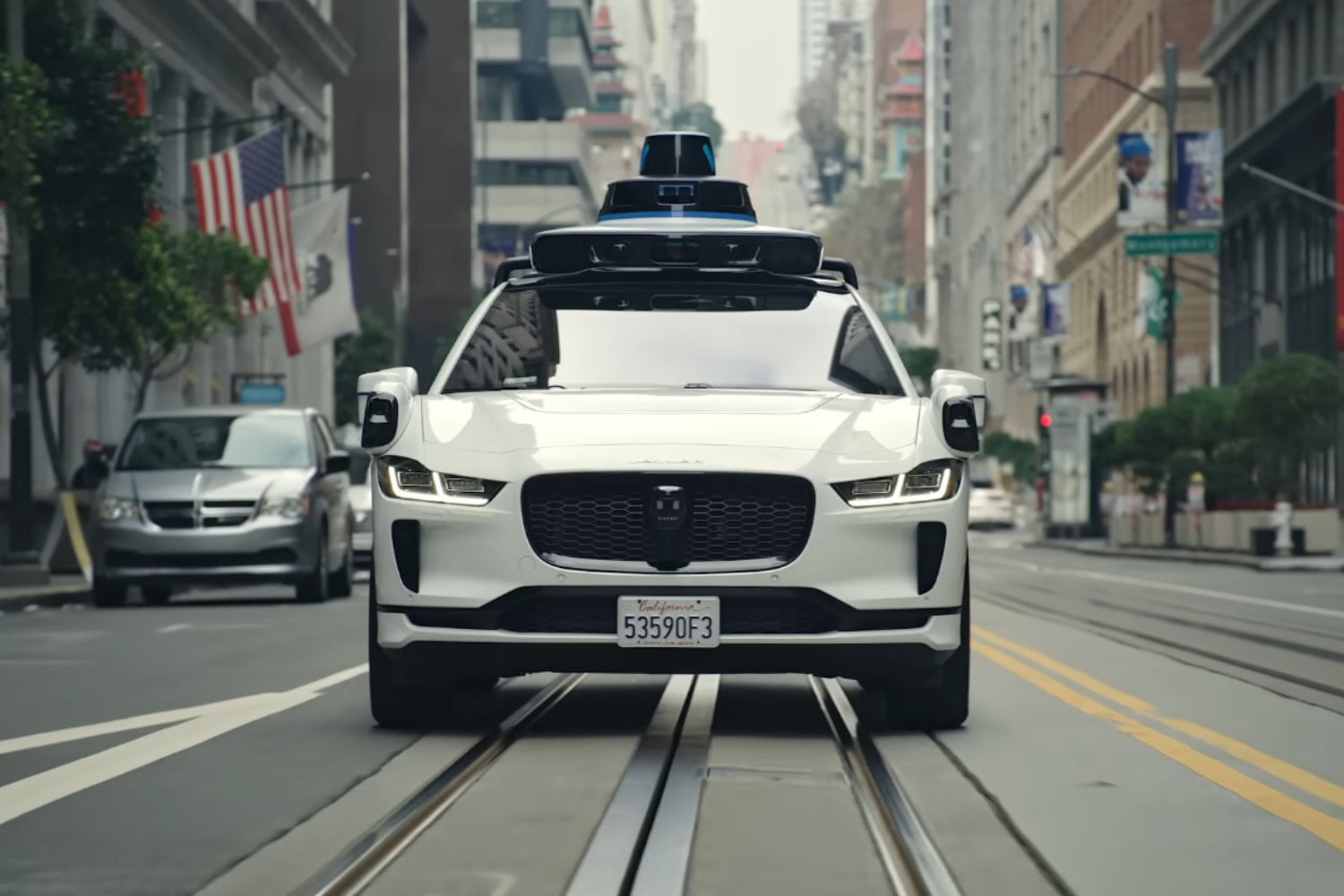 El robotaxi más extraño de Amazon ya puede dar el salto de las pruebas al servicio comercial