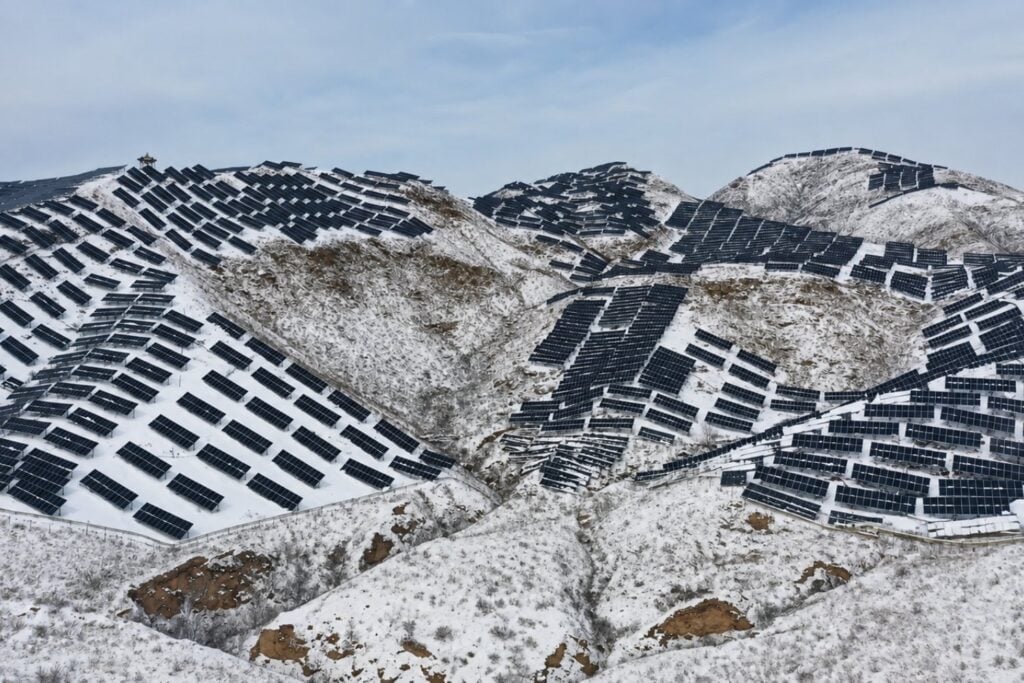 China produce tanta energía solar y eólica que está desperdiciando el equivalente al consumo eléctrico anual de México