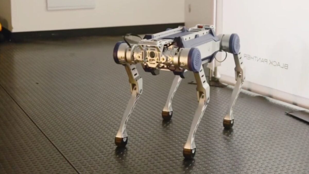 Una empresa china vende un perro robot de más de 200 piezas que puedes montar en casa como si fuera un LEGO