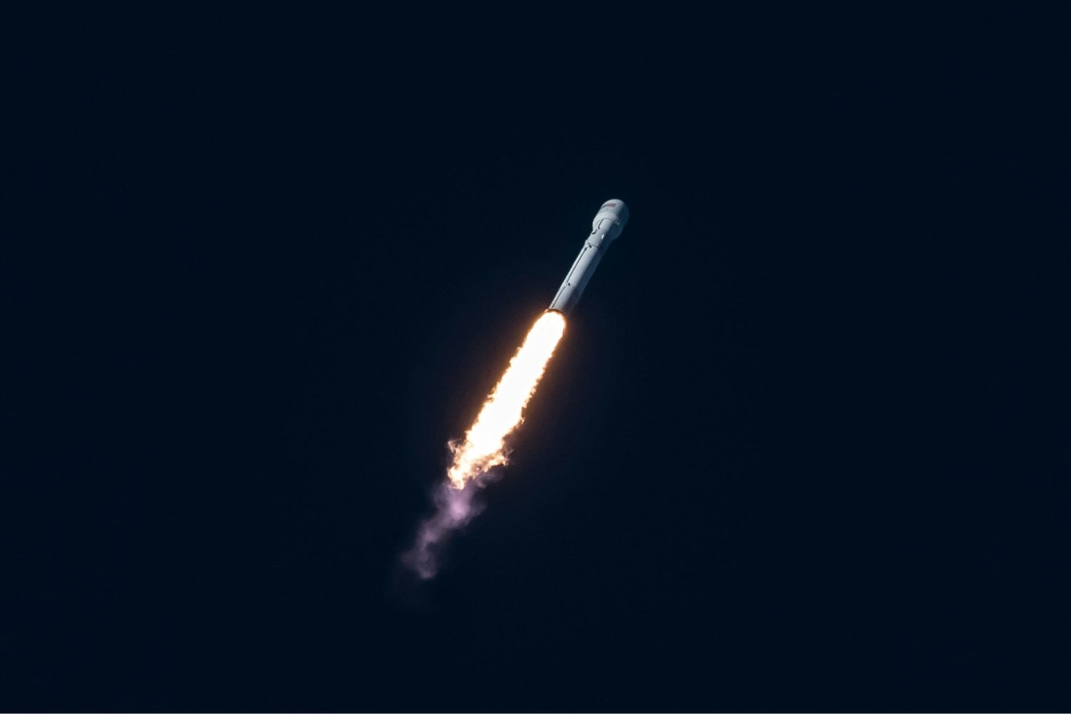 SpaceX quiere usar cohetes para llevar ayuda de emergencia de un continente a otro en cuestión de horas
