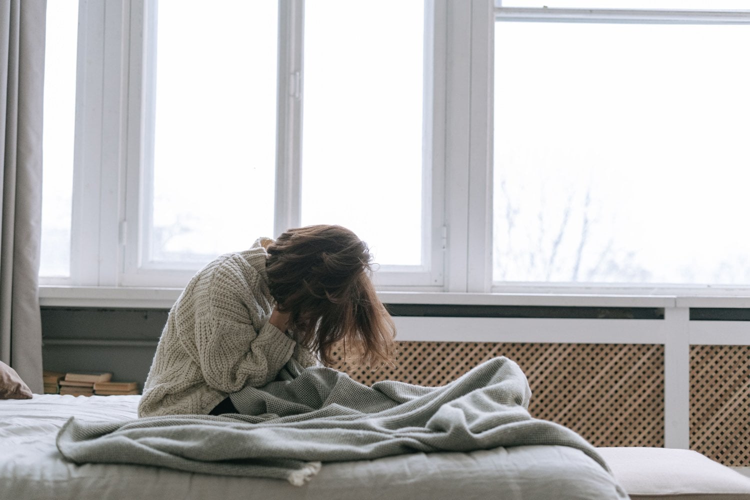 Dormir con la ventana abierta o cerrada en verano: la ciencia tiene una respuesta, pero no es tan simple como parece