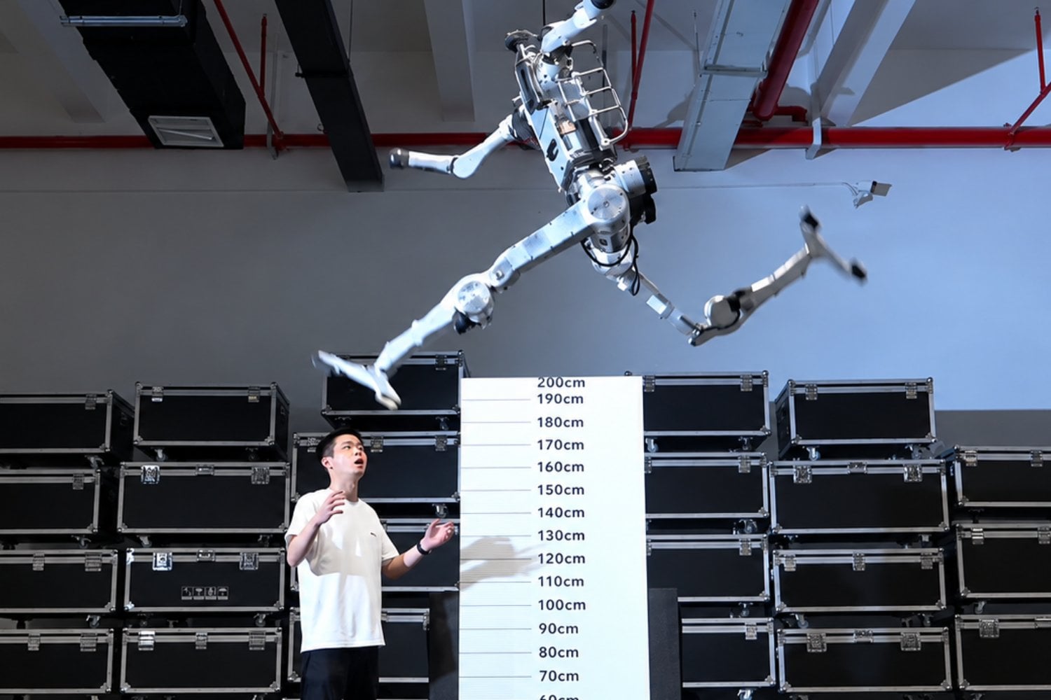 El nuevo robot humanoide de Unitree corre más rápido que Usain Bolt y salta más de dos metros. La gran pregunta es para qué