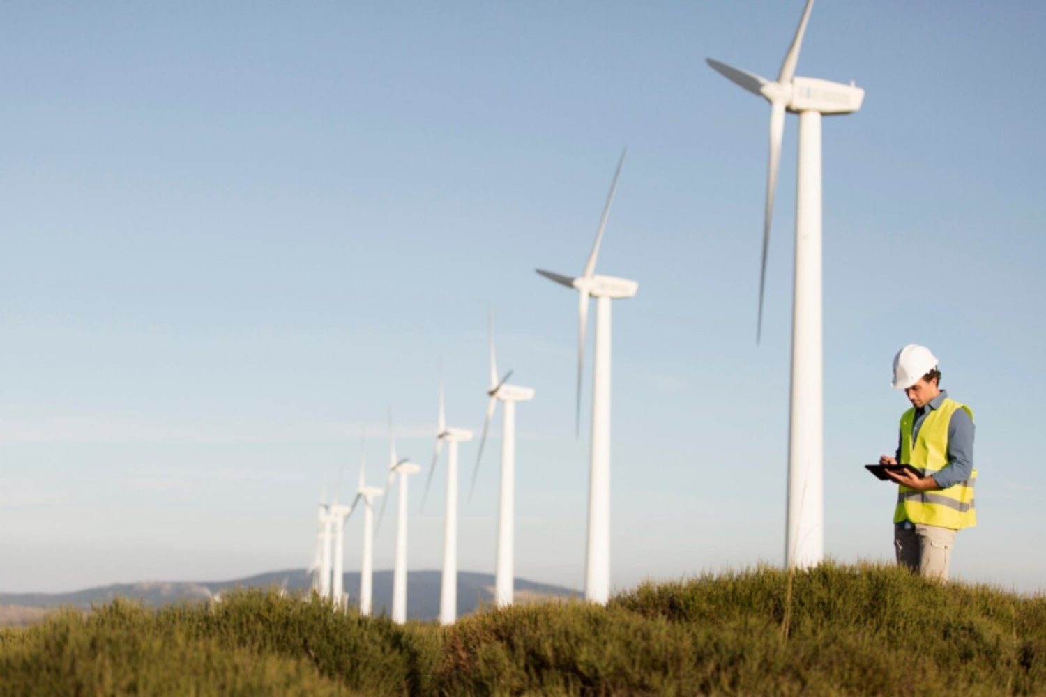 Red Eléctrica recurrió otra vez a las fábricas para compensar una caída de la energía eólica