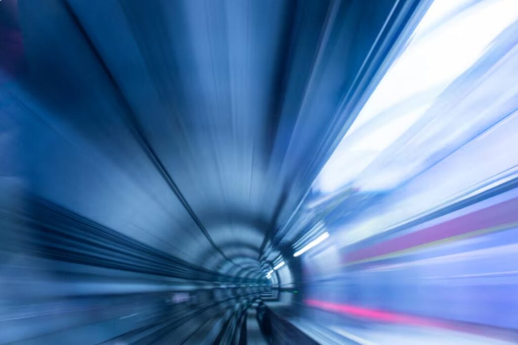 Viajar al 99,9% de la velocidad de la luz cambiaría por completo tu relación con el tiempo: así se vería realmente