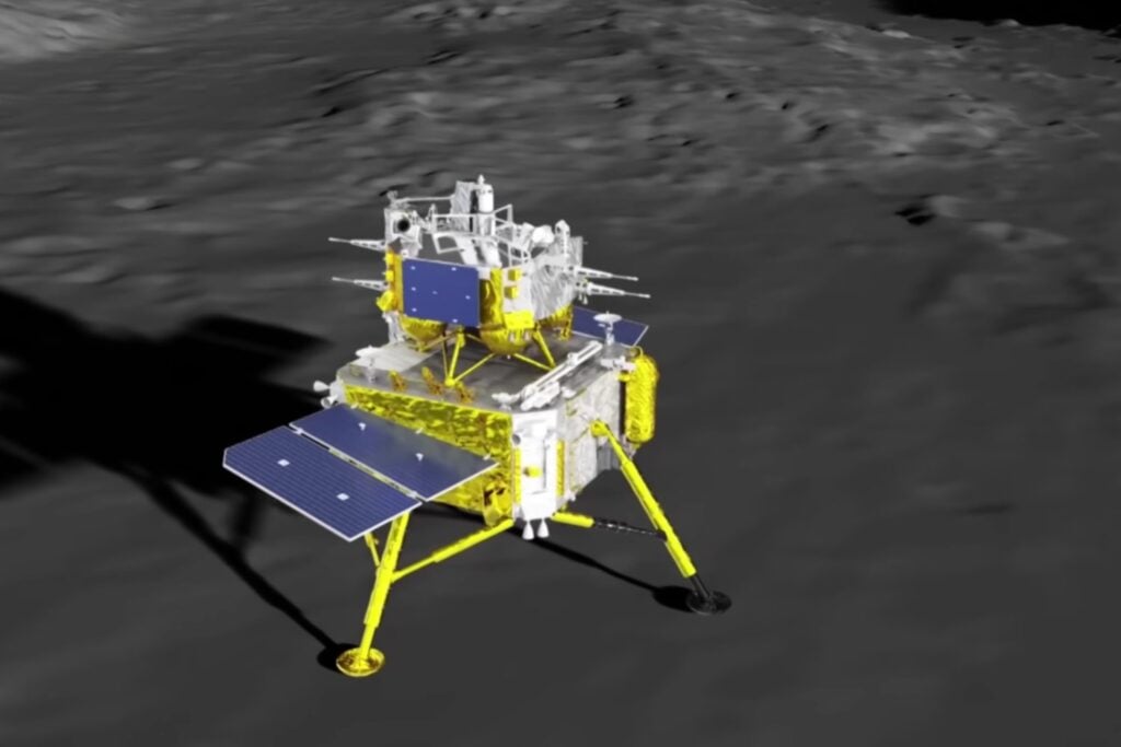 China prepara una misión para encontrar agua congelada en el polo sur lunar