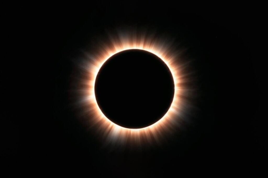 España se prepara para un eclipse histórico, pero hay otro mapa que preocupa a AEMET: el riesgo extremo de incendios