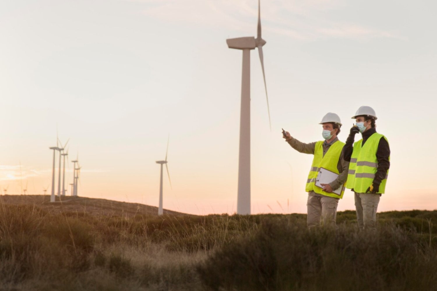 Alemania produce tanta energía solar y eólica que está empezando a desconectarla: el problema no es que sobre electricidad