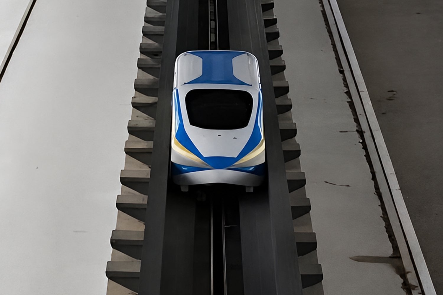 China acelera un tren maglev hasta los 800 km/h en solo 5,3 segundos: el récord que mira más allá del ferrocarril