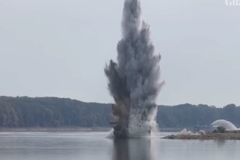 El Danubio está tan bajo que Rumanía ha usado explosivos y cuatro barcazas para mantener encendido su último reactor nuclear
