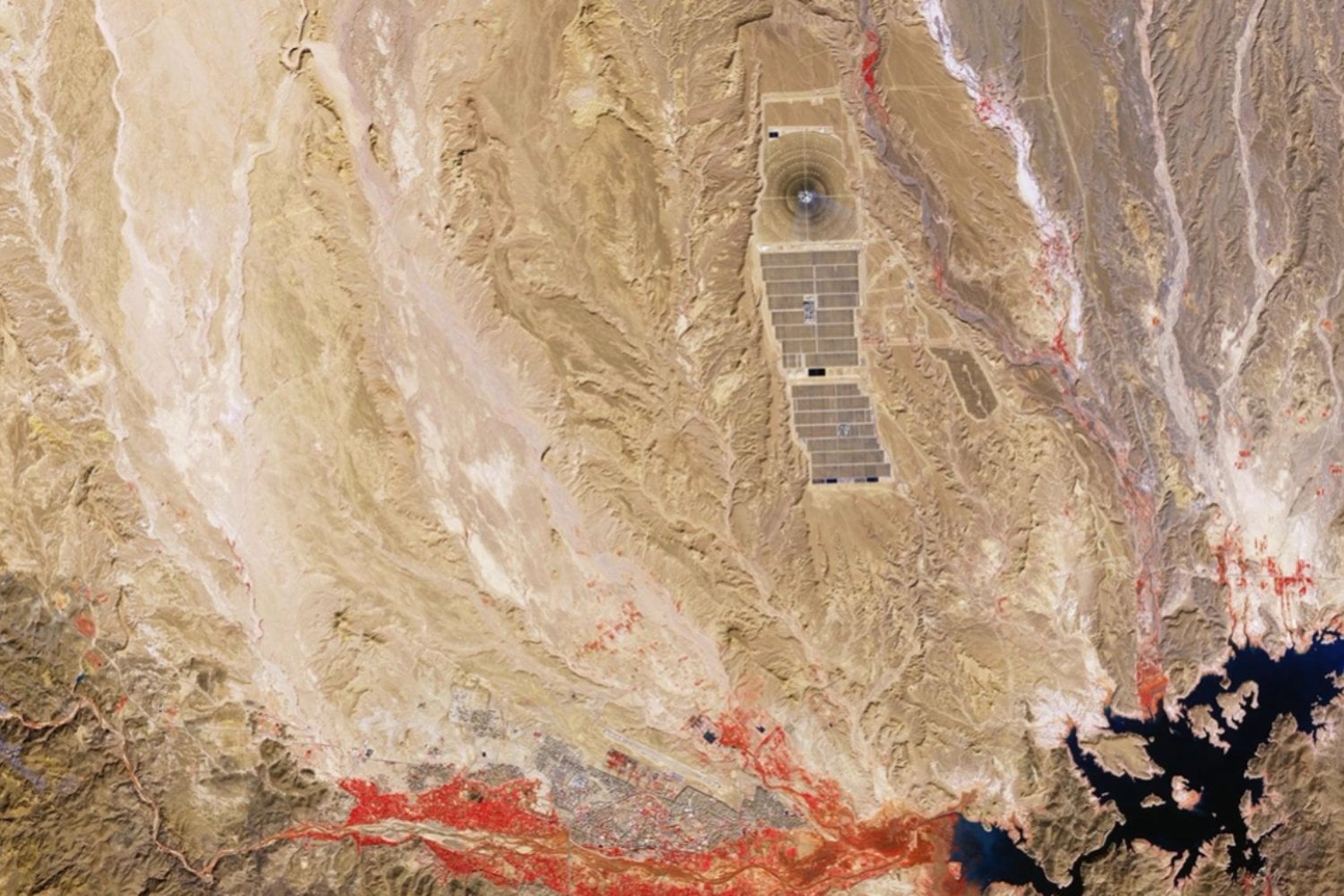 Qué es la enorme mancha roja que un satélite europeo fotografió en Marruecos