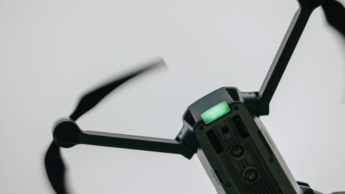 Un dron con explosivo obligó a paralizar un aeropuerto clave para Ucrania: así es la tecnología de más de 100 millones de euros con la que Alemania intenta blindar sus cielos