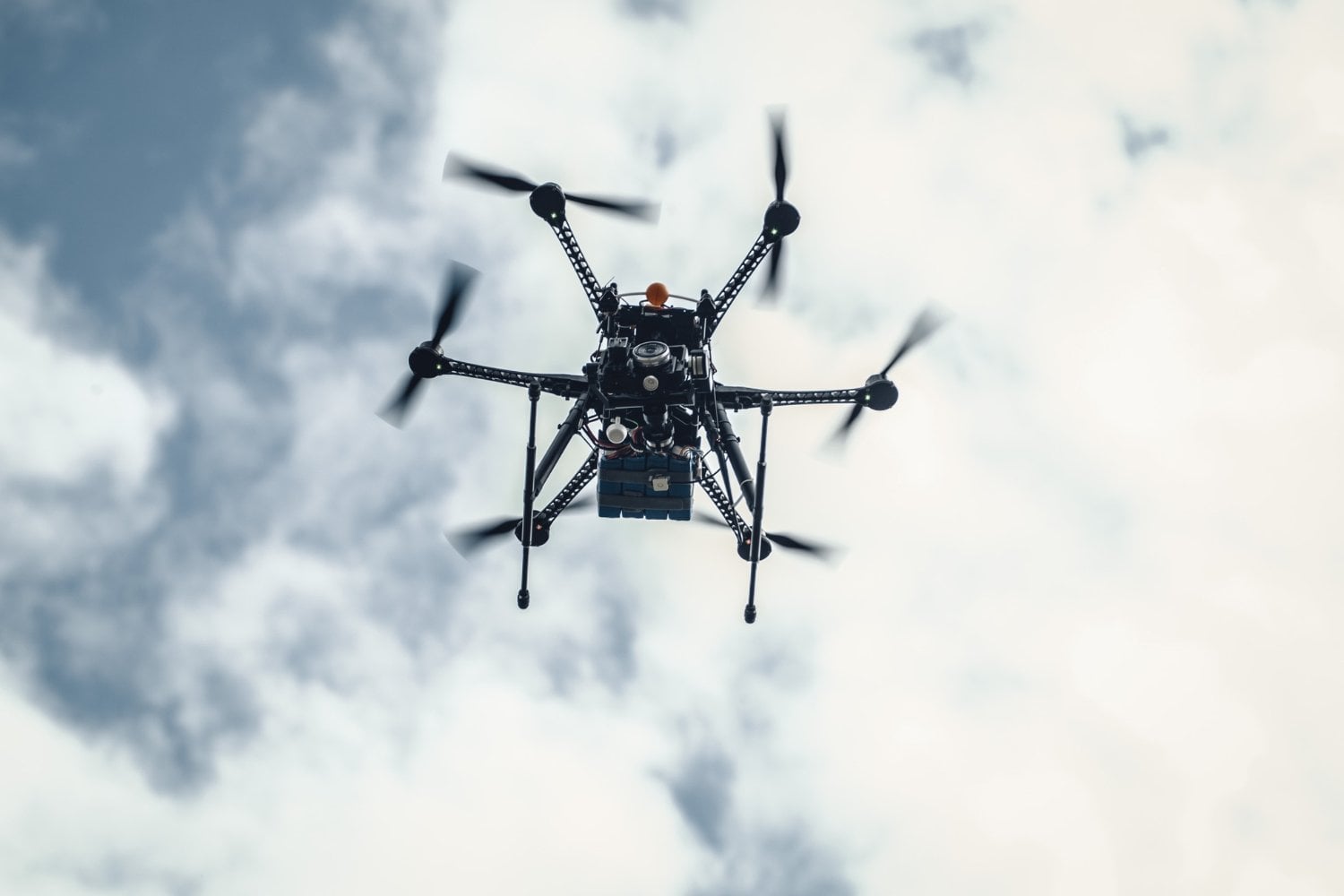 Drones En Las Nubes