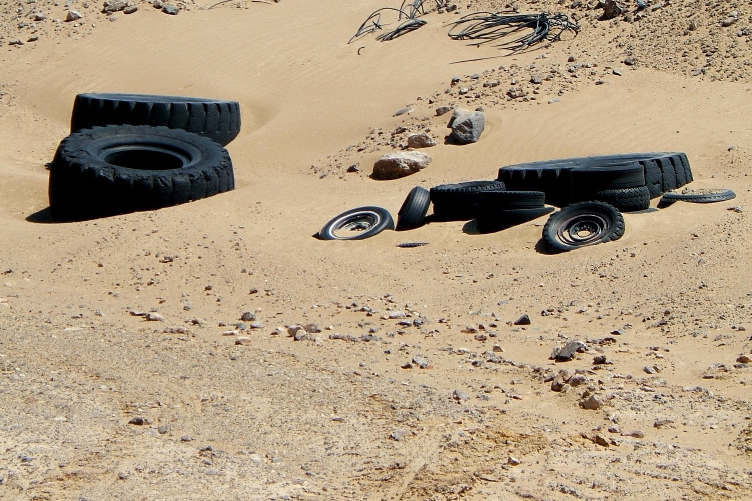 Neumaticos En El Atacama