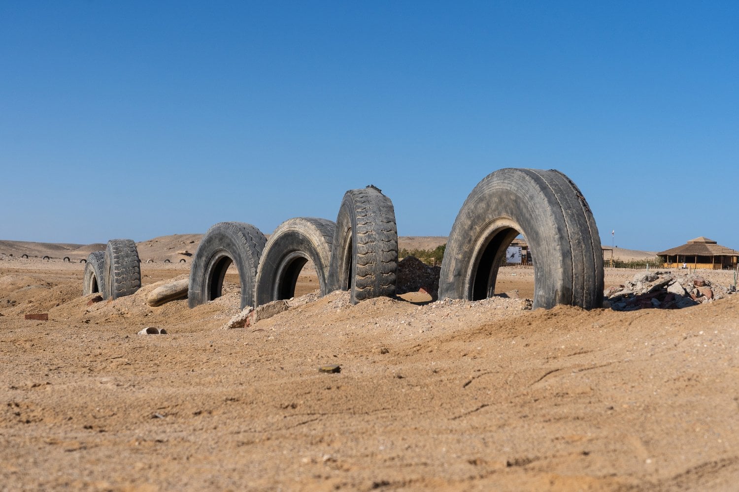 Neumaticos En El Desierto