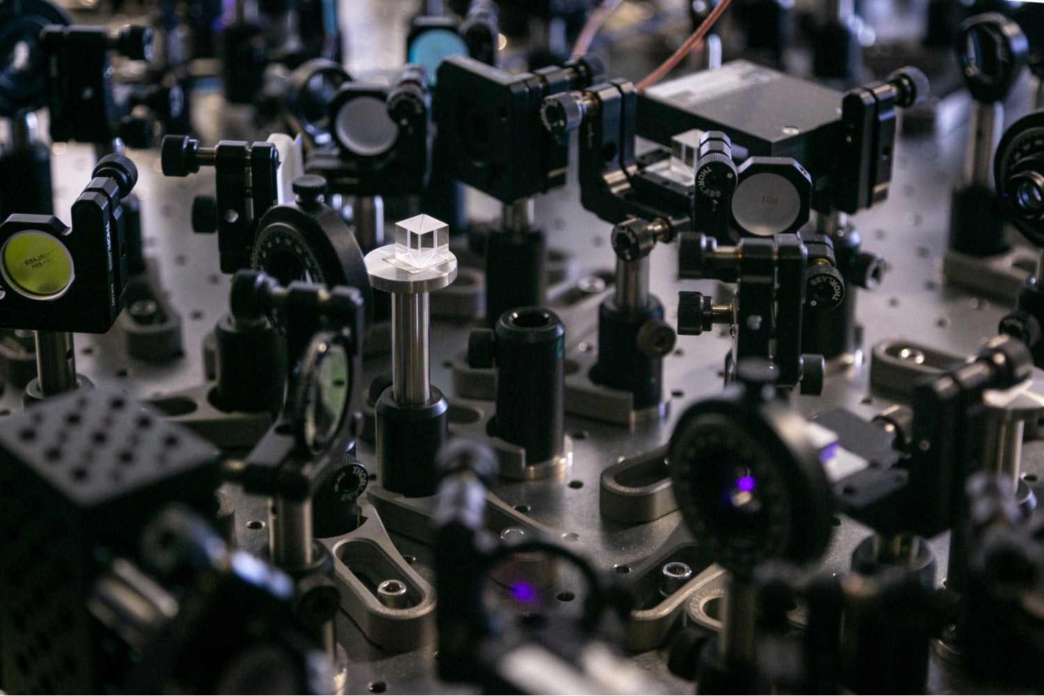 Crear materia a partir de energía parecía reservado al Big Bang y al LHC. Un experimento con solo 13 iones acaba de reproducir la física detrás del proceso