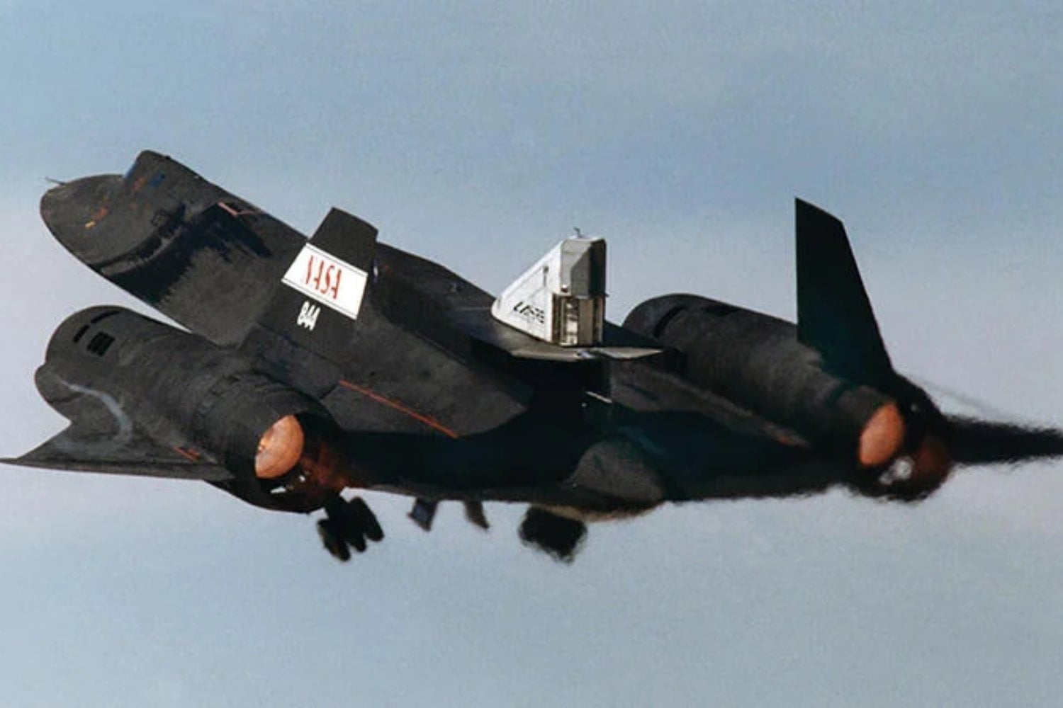 La NASA tenía un SR-71 Blackbird inmóvil desde 1999. Ahora ha desaparecido y la NASA no quiere decir donde está... justo cuando vuelve a hablar de volar más alto y más rápido