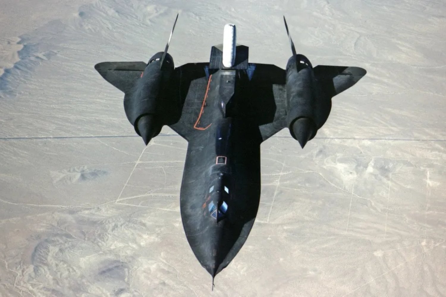 La NASA tenía un SR-71 Blackbird inmóvil desde 1999. Ahora ha desaparecido y la NASA no quiere decir donde está... justo cuando vuelve a hablar de volar más alto y más rápido