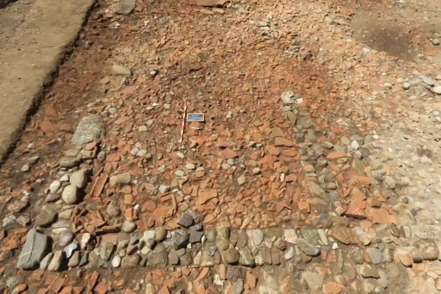 Iban a construir un bloque de viviendas en Suiza. Bajo el terreno apareció un edificio romano de 1.800 años que no era una casa: las pistas apuntan a una pequeña fábrica de metal