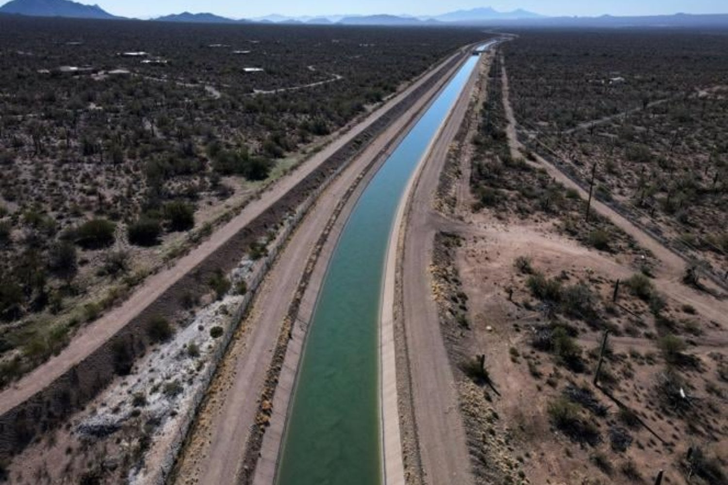 En los años 90, EEUU convirtió dos canales de hormigón en un experimento ecológico con neumáticos viejos. Reunieron 20 veces más peces, pero el verdadero descubrimiento estaba en algo totalmente inesperado: el cemento