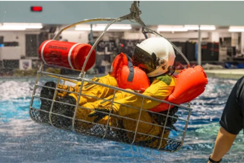 La NASA entrena a sus próximos astronautas como si todo pudiera salir mal: vuelan jets supersónicos, soportan casi el vacío y sobreviven tormentas antes de ser elegibles para la Luna y Marte