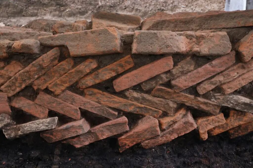 Iban a construir un bloque de viviendas en Suiza. Bajo el terreno apareció un edificio romano de 1.800 años que no era una casa: las pistas apuntan a una pequeña fábrica de metal