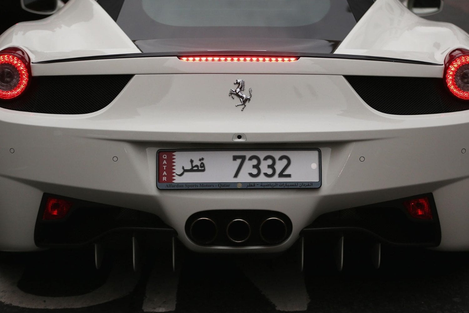 Cada verano, millonarios del Golfo pagan hasta 34.000 dólares para llevar sus Ferrari y Lamborghini a Londres. Una vez allí aparcan donde quieren: Westminster solo consiguió cobrar el 1% de las multas a vehículos de Emiratos