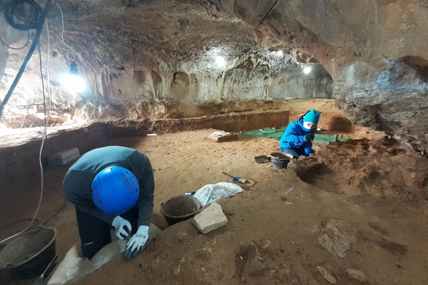 Hace 46.000 años, los neandertales de Burgos encontraron una cueva a la que no dejaron de volver durante generaciones. Los 140 metros excavados revelan que aquello era mucho más que un refugio