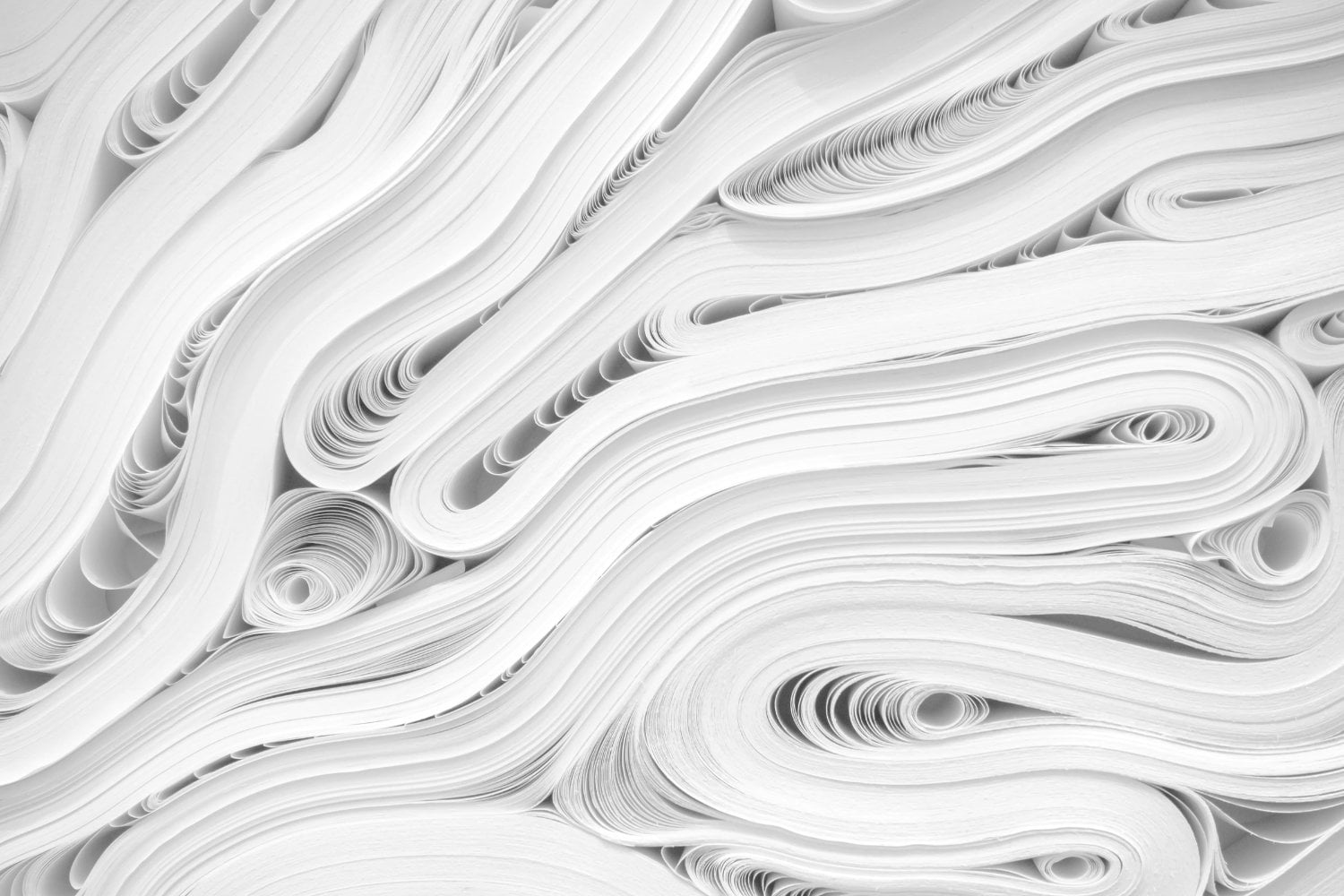 Una hoja de papel doblada 51 veces tendría 225 millones de kilómetros de grosor y dejaría atrás el Sol. La trampa está en que cada nuevo pliegue suma tanto como todos los anteriores juntos