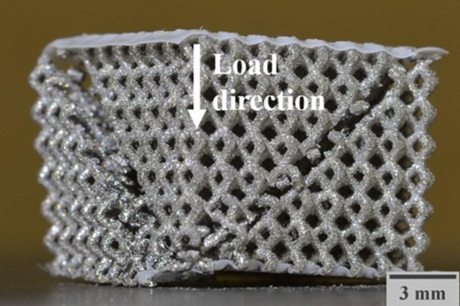 El titanio es cuatro veces más denso que el agua, pero unos ingenieros australianos lograron que flotara incluso después de romperse. El secreto está en una estructura impresa en 3D y rellena de espuma