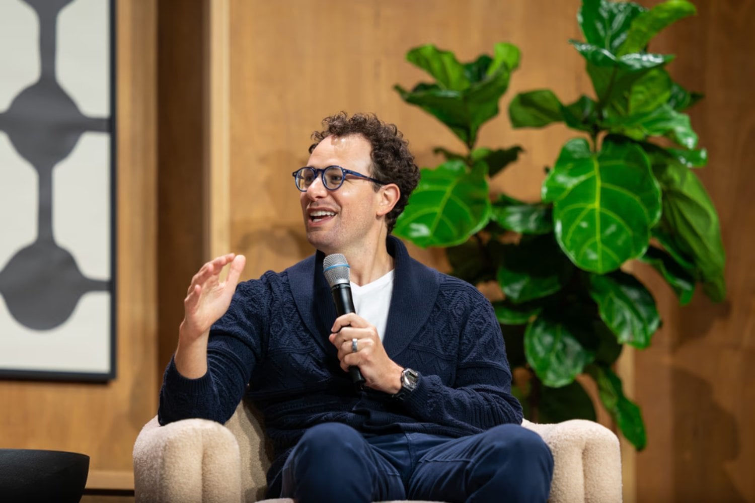 Elon Musk, Sam Altman y Dario Amodei llevan años compitiendo por construir la IA más poderosa. Ahora coinciden en algo mucho más incómodo: hay que pisar el freno antes de perder el control