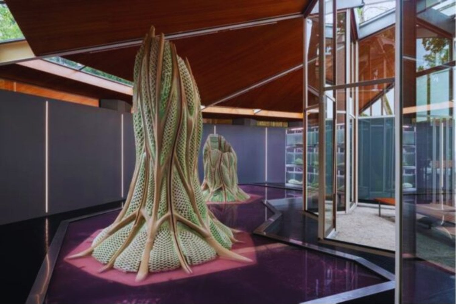 Han metido bacterias vivas dentro de un material impreso en 3D y el resultado parece imposible: crece, respira y se repara. Sus creadores creen que podría cambiar para siempre la forma en la que construimos