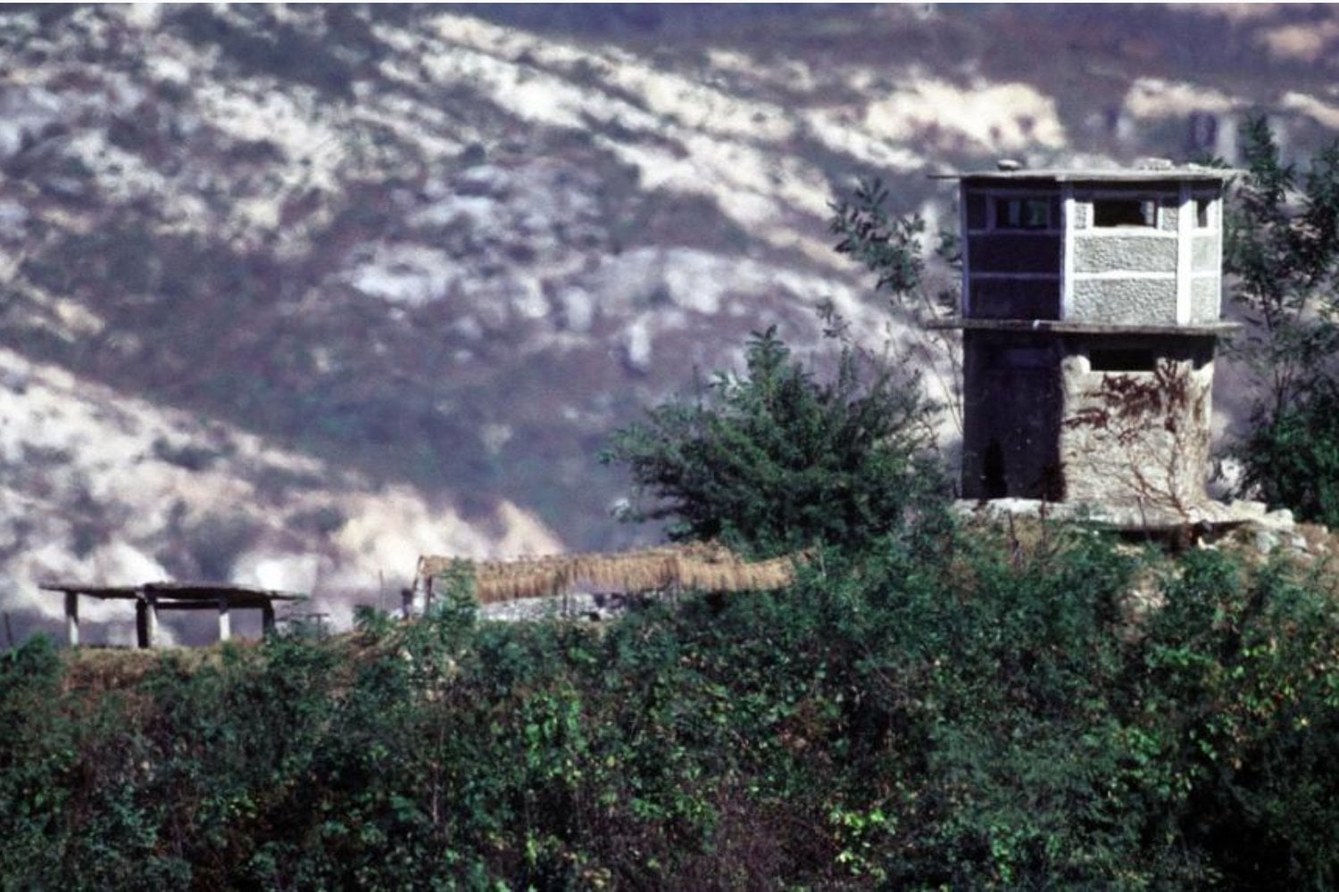 Corea del Norte detonó su prueba nuclear más potente bajo una montaña en 2017. Nueve años después, la tierra sigue temblando y los científicos creen haber descubierto qué despertó bajo ella