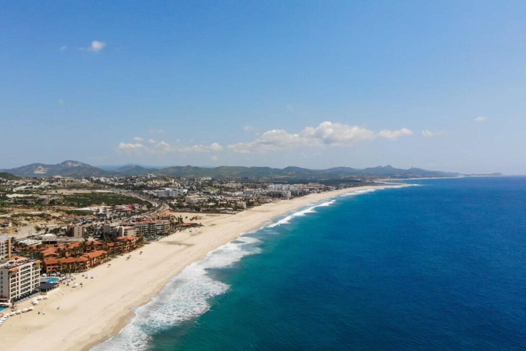 Se fueron de vacaciones a México y la pandemia convirtió el viaje en una estancia forzada de 49 días. Seis años después, la Justicia decidió que cancelar el vuelo era fuerza mayor, pero dejarlos sin asistencia no