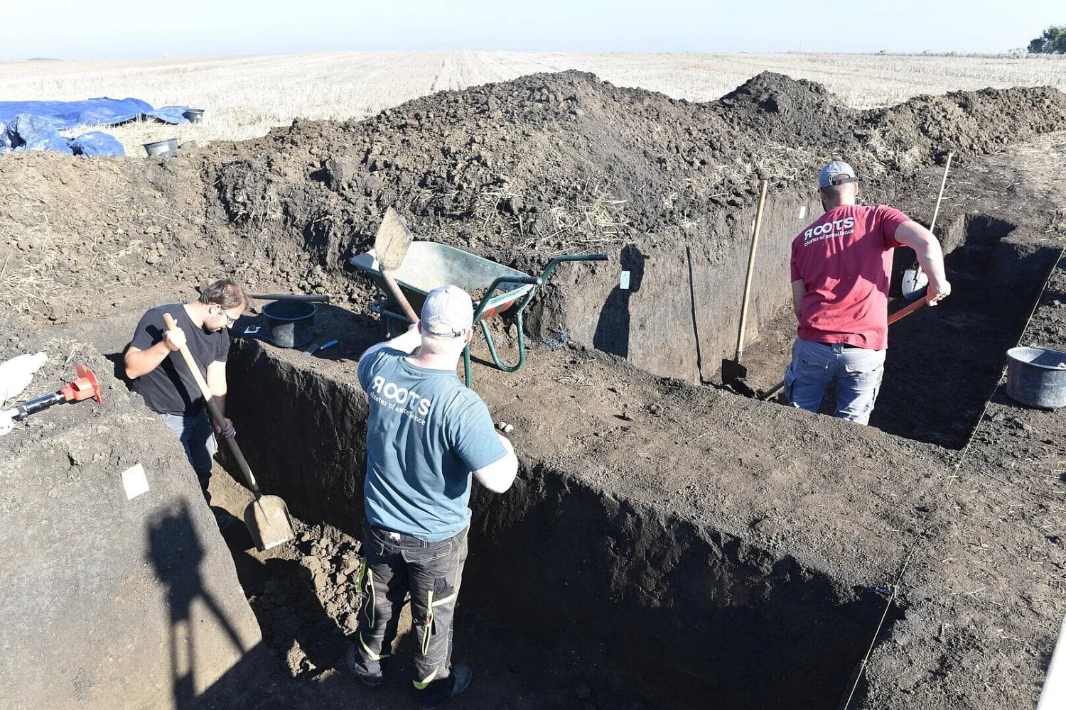 Hace 6.800 años, cientos de personas vivían en un poblado con casas casi iguales y un foso de 11 metros. Los arqueólogos creen que la desigualdad era sorprendentemente baja