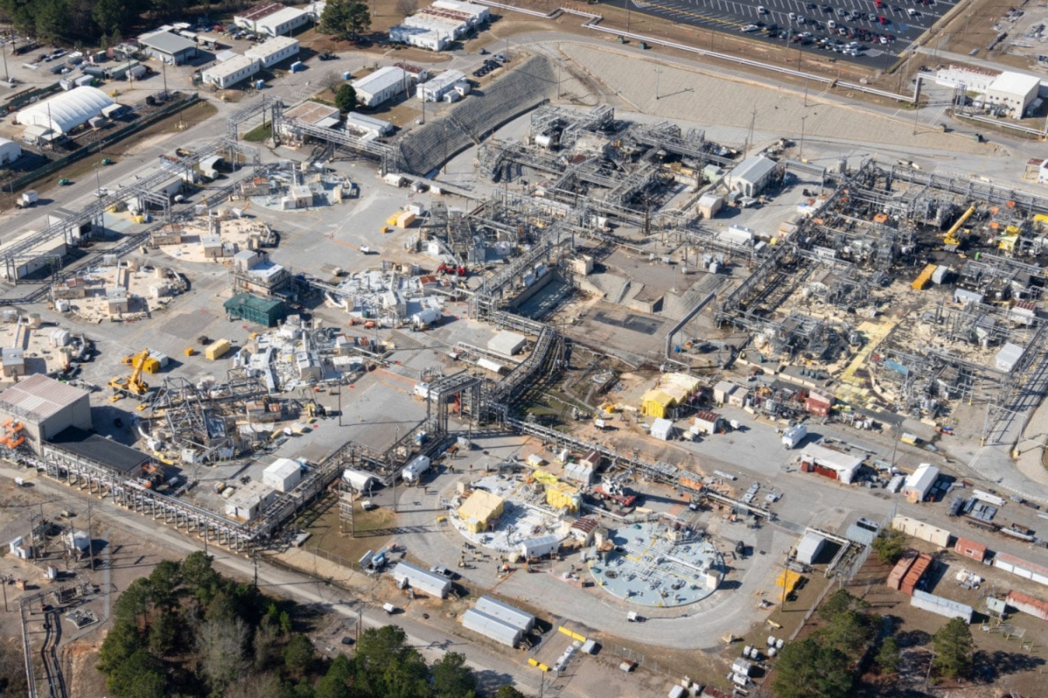 EEUU construyó Savannah River para producir plutonio y tritio durante la Guerra Fría. Más de 70 años después, aquel legado nuclear reapareció de la forma más absurda: cuatro avisperos radiactivos junto a sus tanques de residuos
