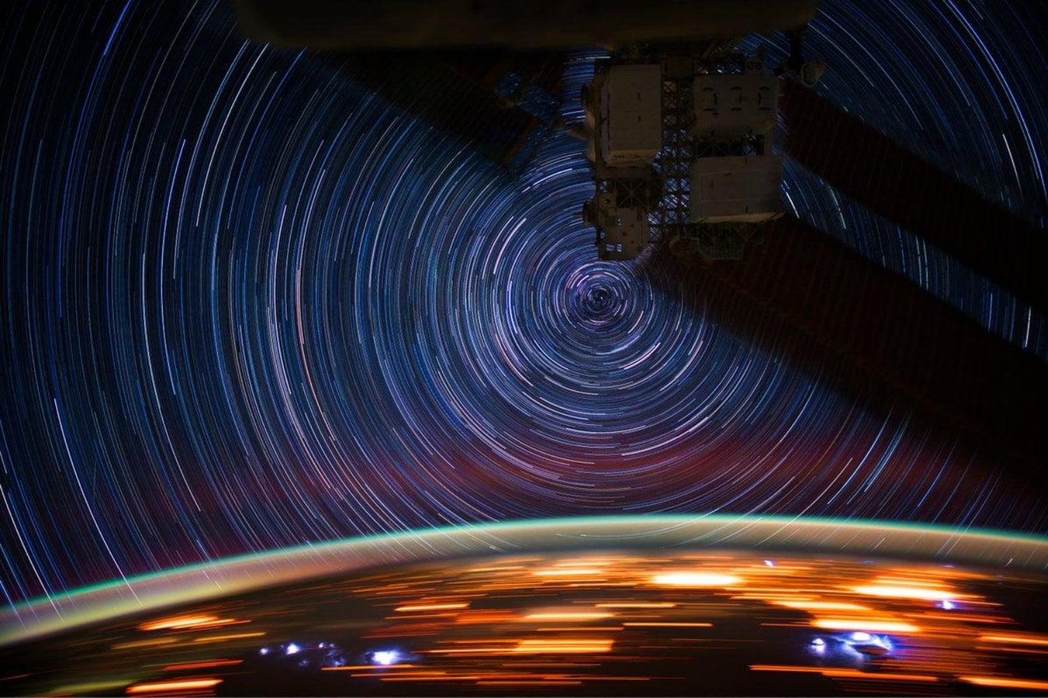 Durante 23 años, un astronauta fotografió las ciudades desde el espacio. Sus imágenes muestran que la noche en la Tierra ha cambiado de color
