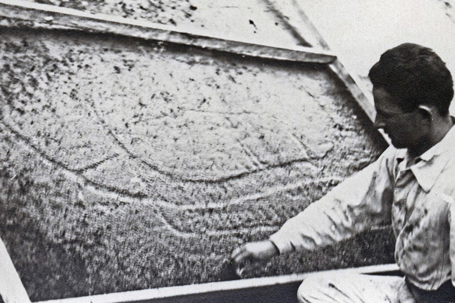 Los nazis viajaron a Suecia convencidos de que unas rocas escondían el origen de la “raza aria”. Fabricaron 221 moldes perfectos para demostrarlo y 90 años después sirven para algo que jamás imaginaron: proteger ese arte rupestre