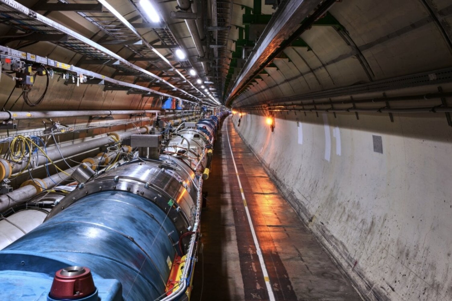 El CERN tenía más de 2.000 ordenadores perfectamente funcionales camino de la jubilación anticipada. El problema parecía millonario y complejo, pero la solución estaba en un lugar mucho más simple