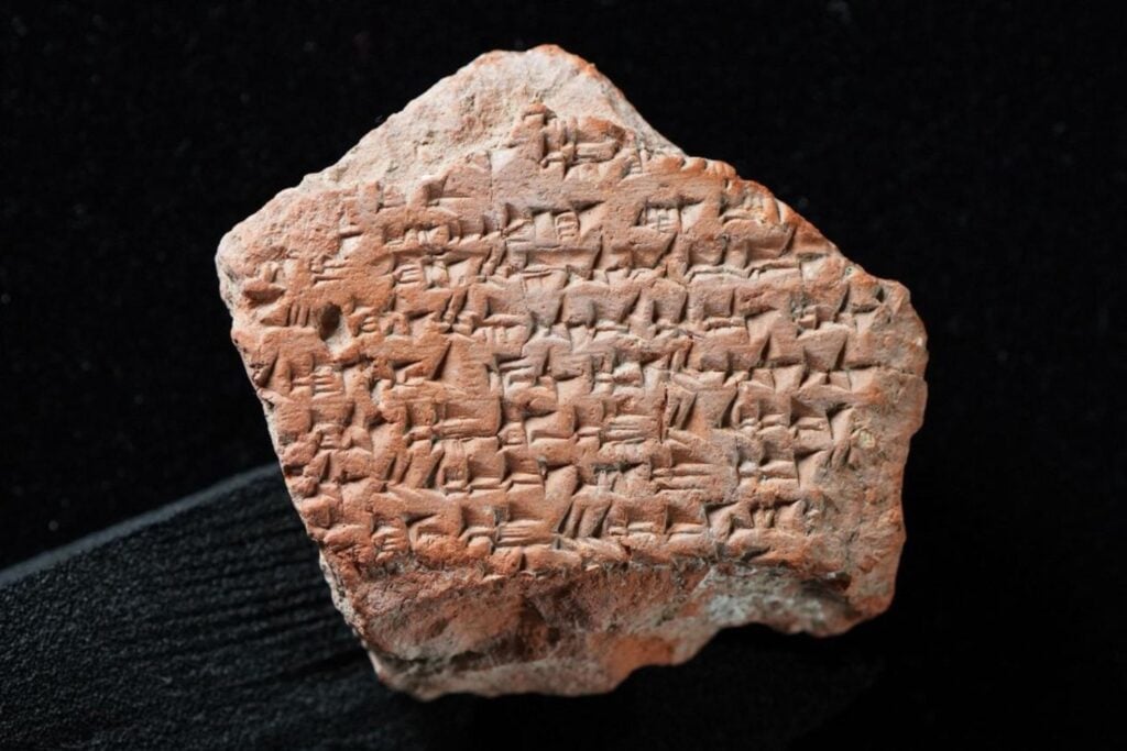 Arqueólogos encontraron una nueva pieza del tratado de paz más antiguo conocido. Tiene 3.200 años y regula qué hacer con quienes huían de un país a otro