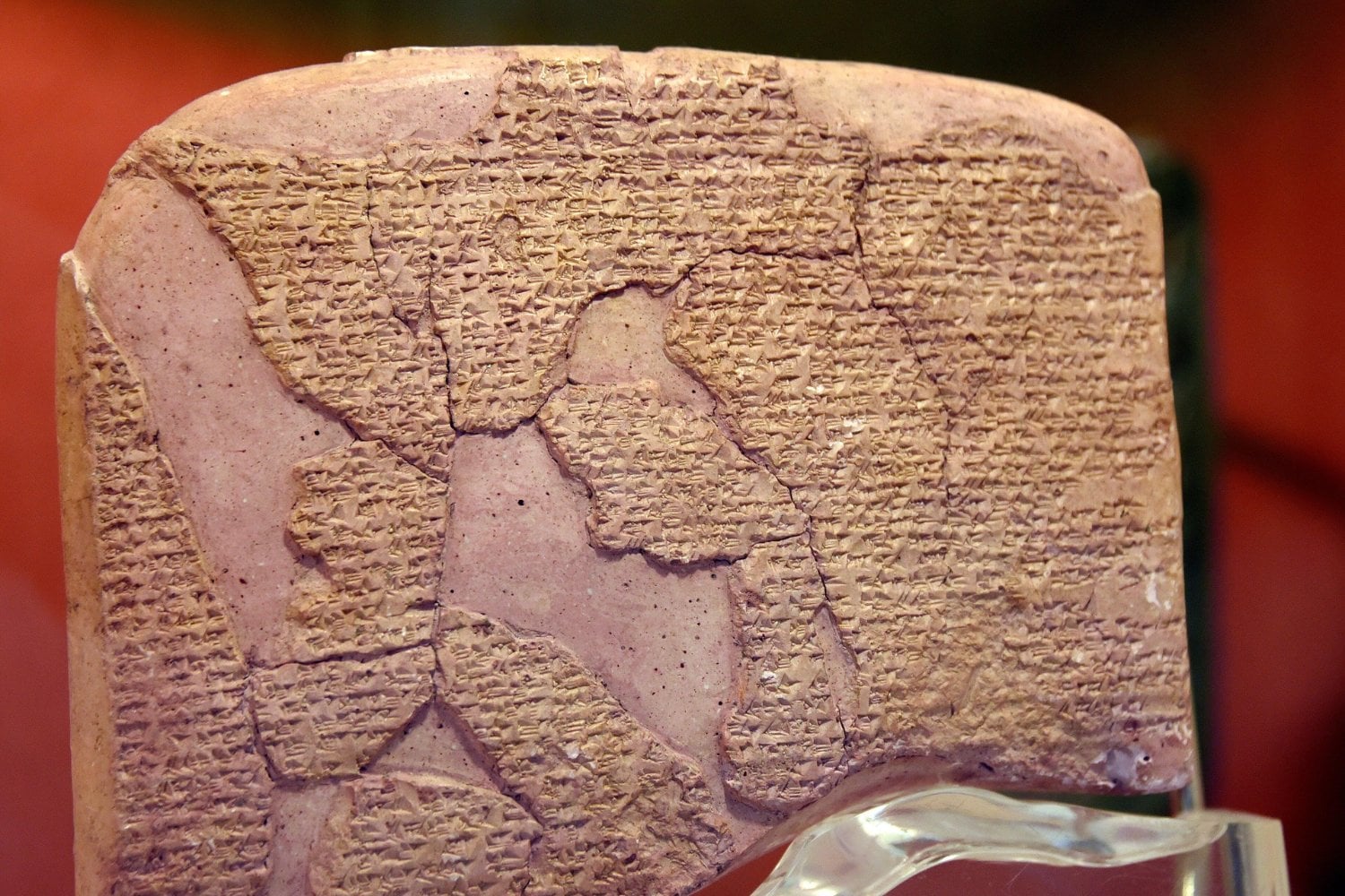 Arqueólogos encontraron una nueva pieza del tratado de paz más antiguo conocido. Tiene 3.200 años y regula qué hacer con quienes huían de un país a otro