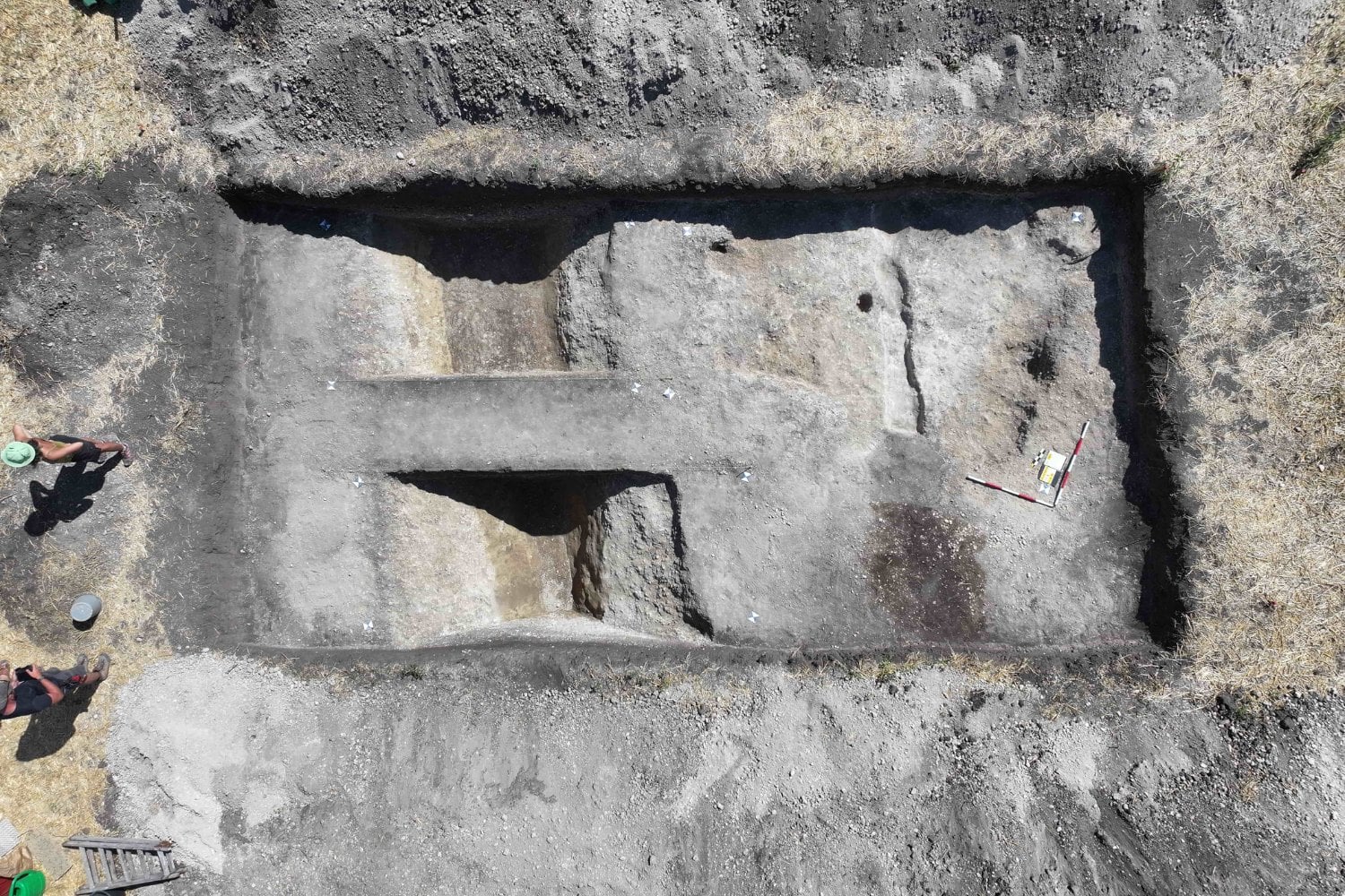 Hace 6.500 años, alguien excavó un círculo gigantesco en el centro de Europa y alineó sus entradas con el cielo. Los arqueólogos acaban de descubrir que anticipó a Stonehenge más de un milenio