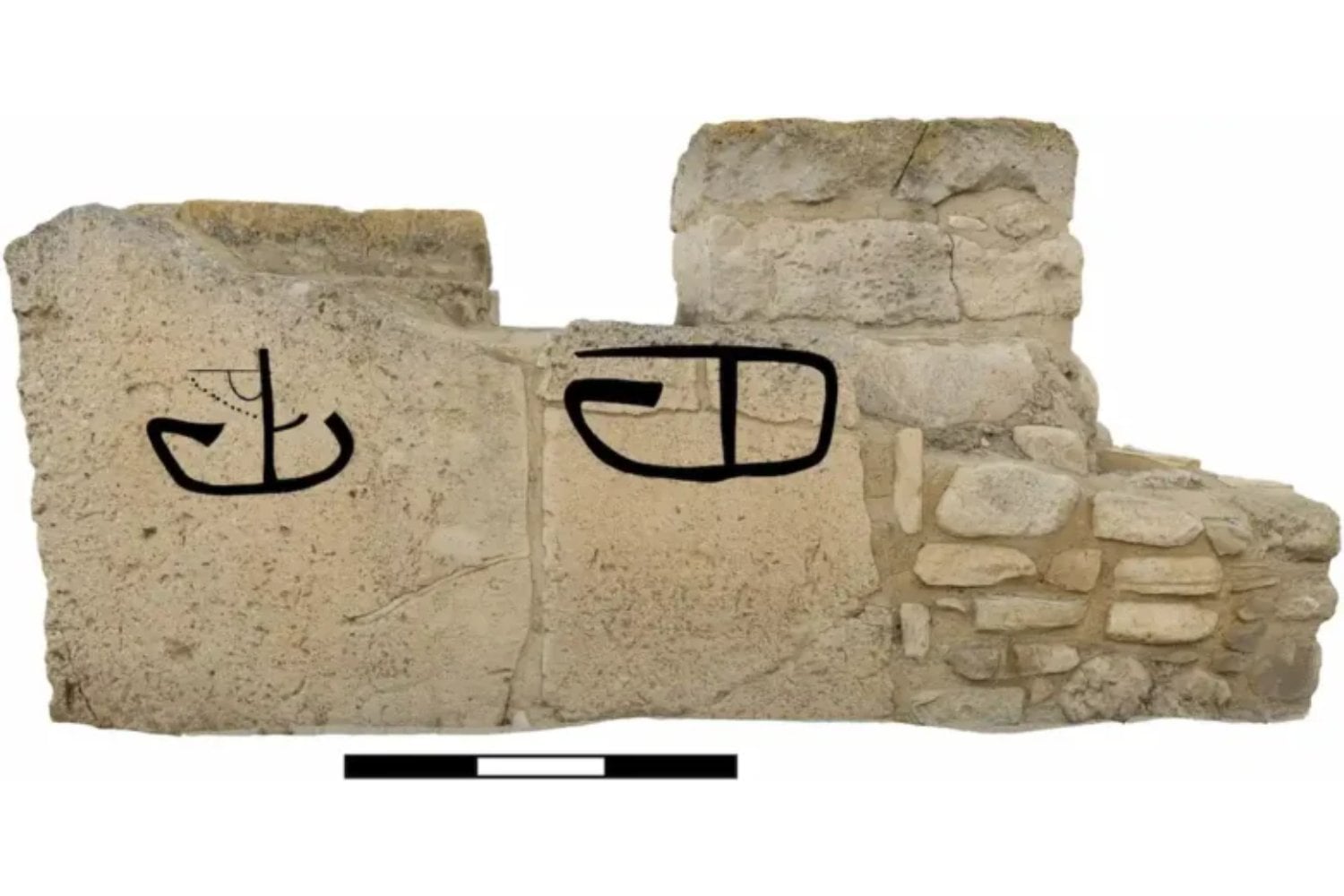 Durante siglos, distintas generaciones siguieron grabando barcos en el mismo templo de Chipre. Un escáner láser encontró hasta 23 que nadie había visto y reveló que aquella pared no era una escena, sino una historia escrita durante generaciones
